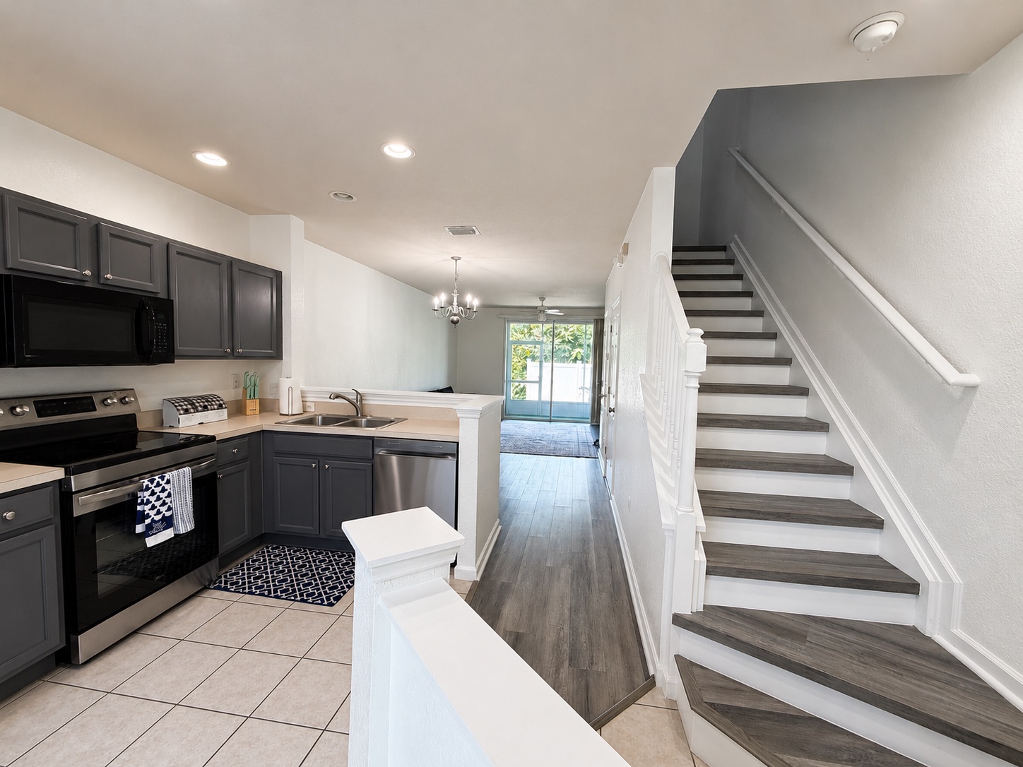 4452 SW 49th Ave — photo 8 of 28