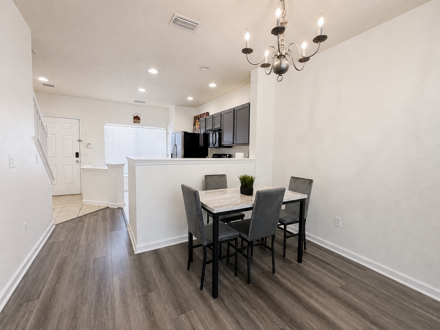 4452 SW 49th Ave — photo 3 of 28